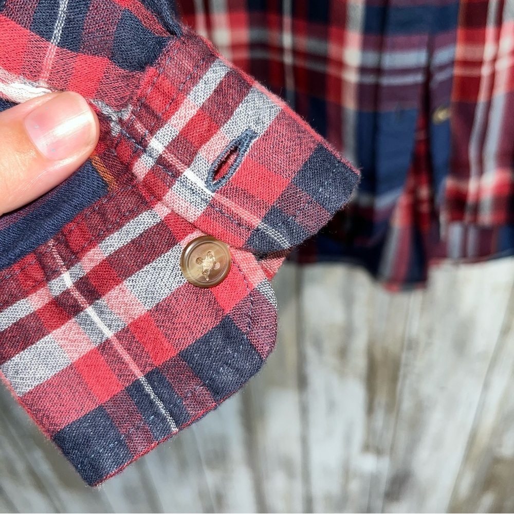 American Eagle Boyfriend Fit Red & Blue Plaid Button Down - Picture 3 of 4